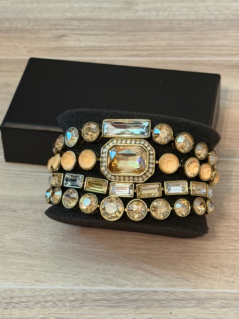 Hilary Daus Women’s“On Line” 4 piece Crystal Bracelet ~ Size 7 1/2